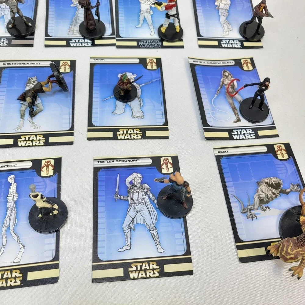Star Wars Miniatures Lot 20 Figures w Cards Mixed Junk Golem Fringe Alien WOTC